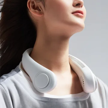 Step 2 Position FluxoFan comfortably around your neck